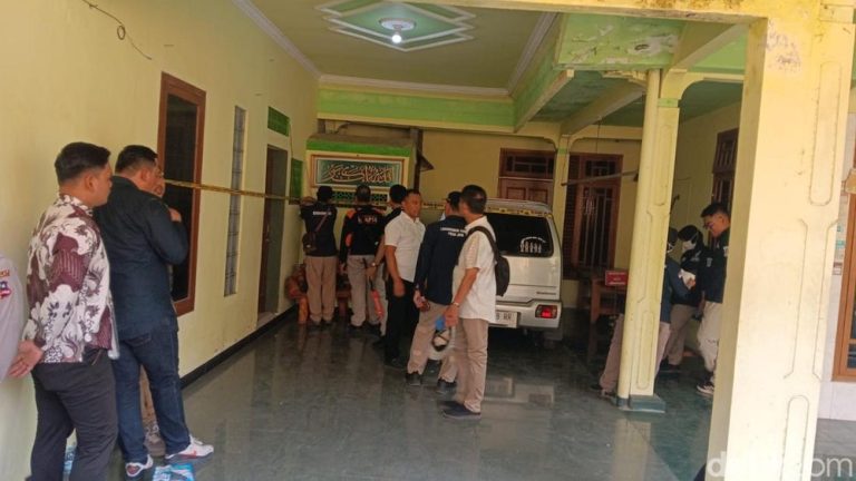Tragedi Berdarah di Madiun Ibu dan Anak Tewas